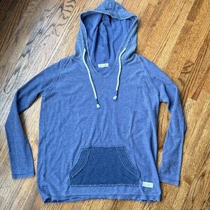 Simply Southern Women’s Heather Blue V-Neck Hooded Top
